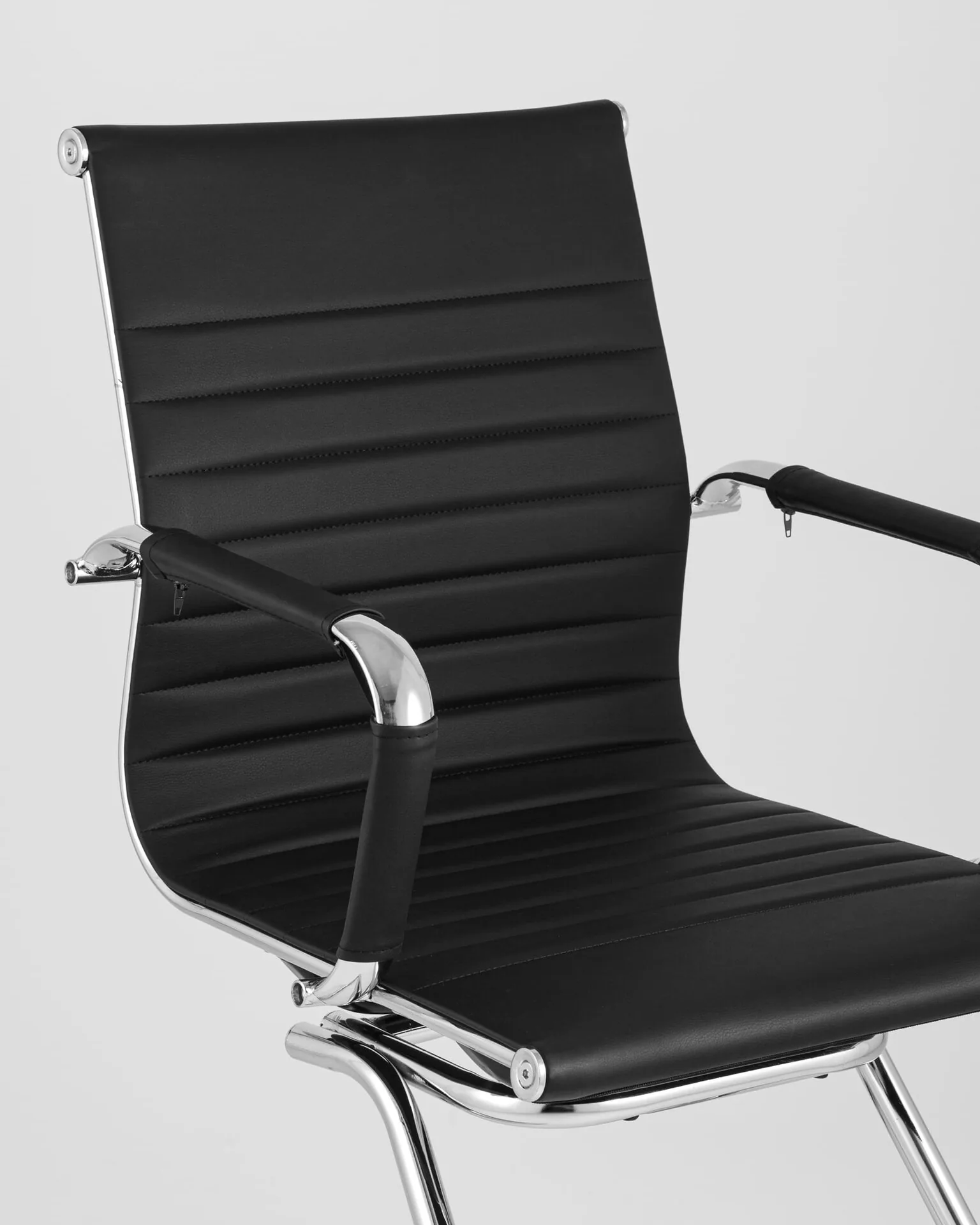 Кресло для посетителей TopChairs Visit черное.